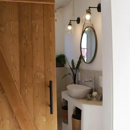 Huus Luettje Iloov *