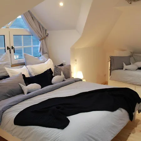 Huus Luettje Iloov Апартаменты *